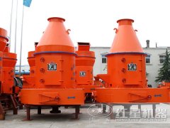 大块物料经破碎后由提升机送入储料仓