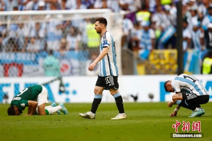 世界杯32强齐亮相，冠军归属尚未定论：西班牙、