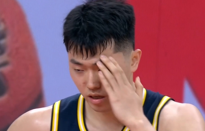 张皓嘉防守惊艳获杜锋重用，广东男篮大胜四川