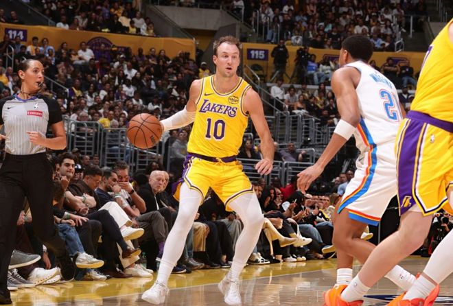 湖人主场惨败雷霆三十六分 伤病潮冲击西部排名