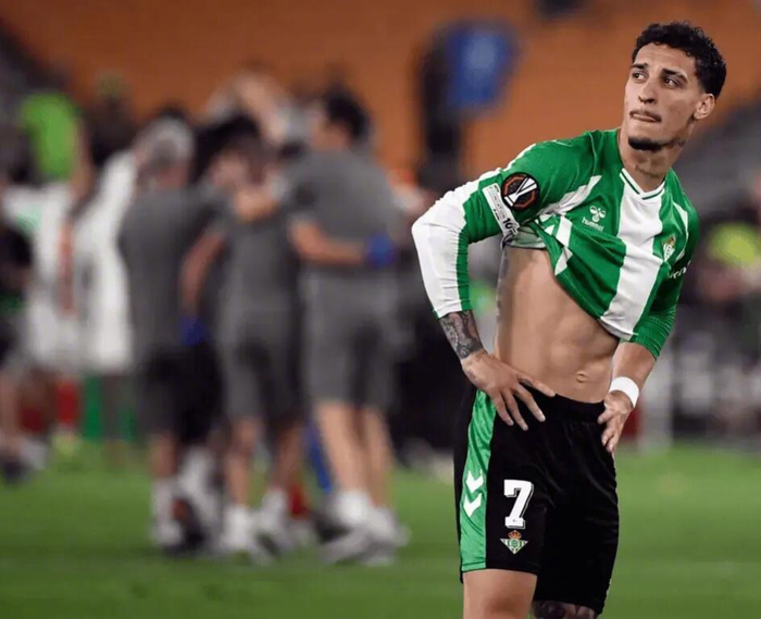 贝蒂斯惨败后安东尼回应阿莫林：过往已成历史