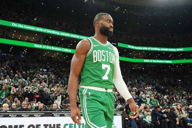 绿军季后赛首战大胜76人 半场便奠定胜局