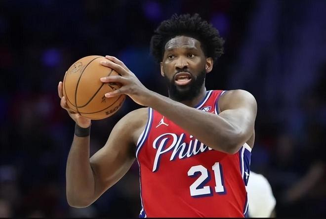 绿军季后赛首战大胜76人 半场便奠定胜局