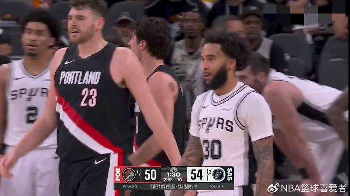 文班亚马伤退马刺战术崩盘 防守漏洞成输球主因