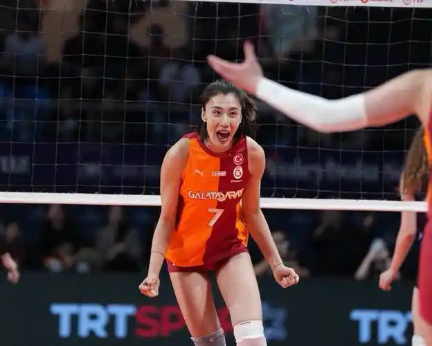 王媛媛首季留洋助加拉塔萨雷夺欧联杯冠军 拦网