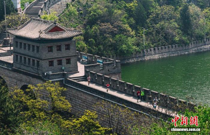 肯尼亚选手斩获双冠 北京昌平山地跑世界杯点燃